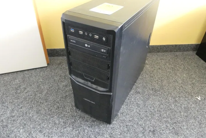 LC-Power Desktop-PC